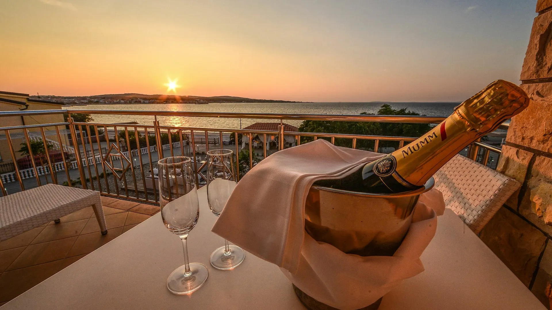 Sunset Deluxe Apartments Vir Croatia